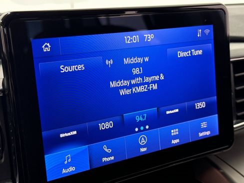 Used 2021 Ford Explorer XLT image 11