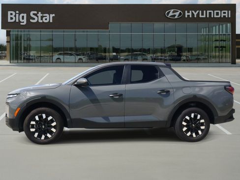 Used 2026 Hyundai Santa Cruz SE FWD image 2