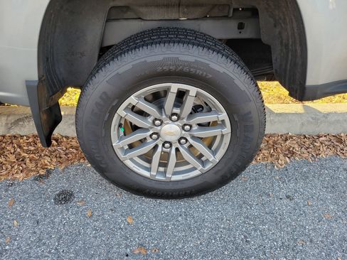 Used 2023 Chevrolet Colorado LT w/ LT Convenience Package image 23