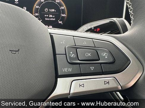 Used 2025 Volkswagen Tiguan SE AWD/4WD image 27