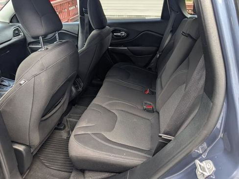 Used 2020 Jeep Cherokee Latitude image 9