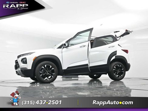 Used 2023 Chevrolet TrailBlazer LT AWD/4WD image 32