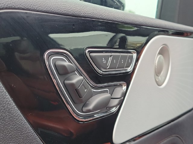 Used 2025 Lincoln Aviator Reserve w/ Equipment Group 201A AWD/4WD image 9