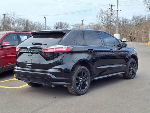 Used 2022 Ford Edge ST-Line w/ Cold Weather Package image 2