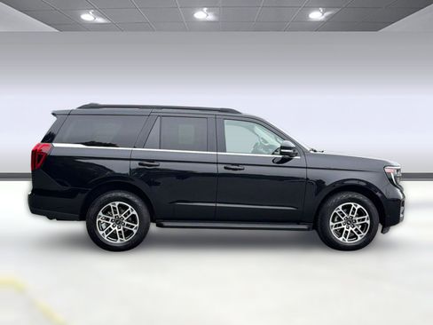Used 2025 Ford Expedition Active AWD/4WD image 8
