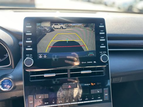 Used 2019 Toyota Avalon XLE image 10