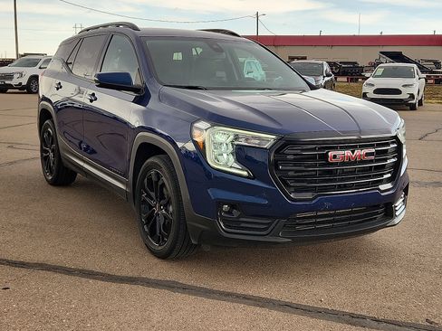 Used 2022 GMC Terrain SLT w/ Elevation Edition FWD image 6