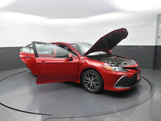 Used 2023 Toyota Camry XLE w/ Cold Weather Package FWD image 46