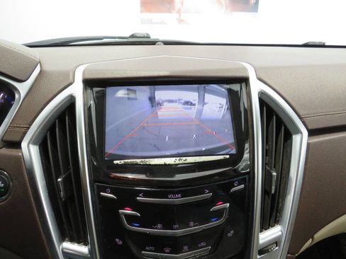 Used 2014 Cadillac SRX Luxury image 19