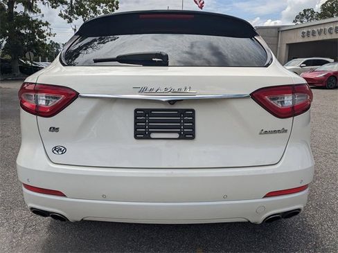 Used 2019 Maserati Levante image 5