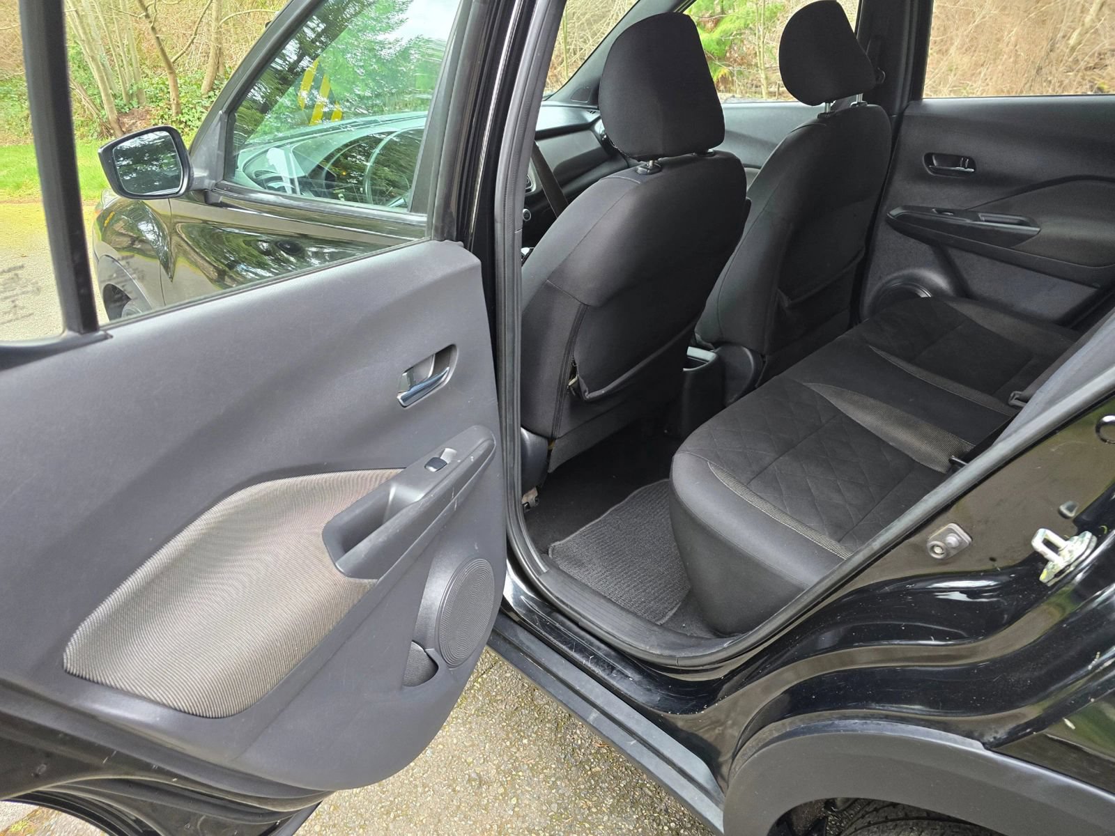 Used 2019 Nissan Kicks SV FWD image 17