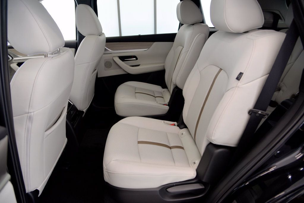 Certified 2026 MAZDA CX-90 Plug-In Hybrid w/ Premium Plus AWD/4WD image 28
