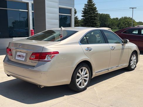 Used 2011 Lexus ES 350 w/ Preferred Accessory Package FWD image 8