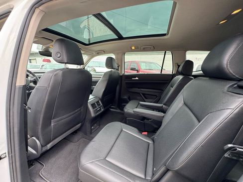 Used 2020 Volkswagen Atlas SE w/ Panoramic Sunroof Package FWD image 17