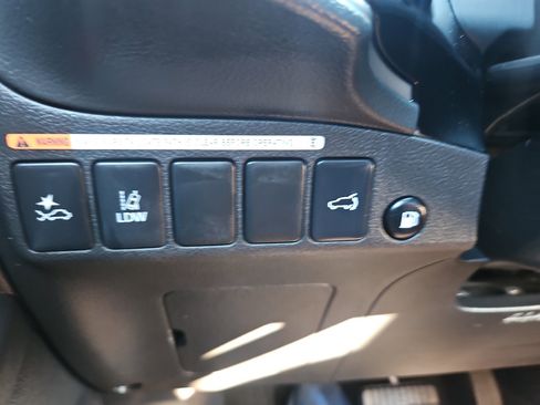 Used 2018 Mitsubishi Outlander GT image 26