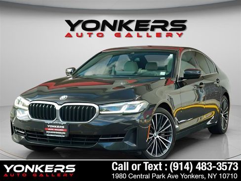 Used 2022 BMW 540i xDrive w/ Premium Package image 17
