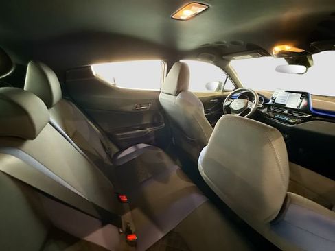 Used 2021 Toyota C-HR XLE image 25