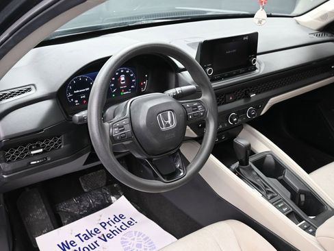 Used 2025 Honda Accord SE image 18