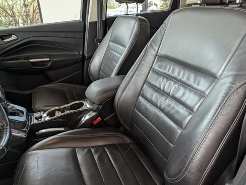 Used 2015 Ford Escape Titanium image 9