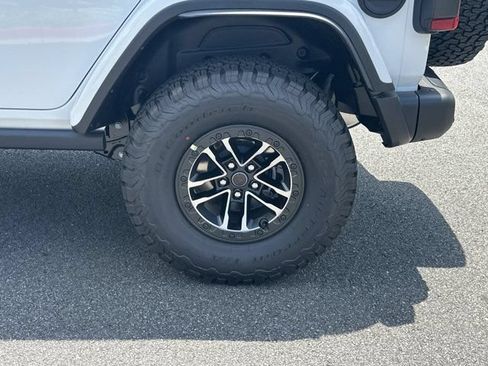 New 2026 Jeep Wrangler Unlimited Rubicon AWD/4WD image 18