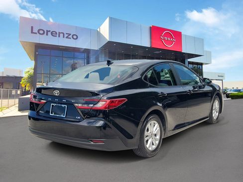 Used 2025 Toyota Camry LE FWD image 5