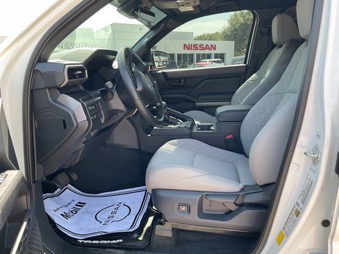 Used 2025 Toyota Tacoma SR5 RWD image 9