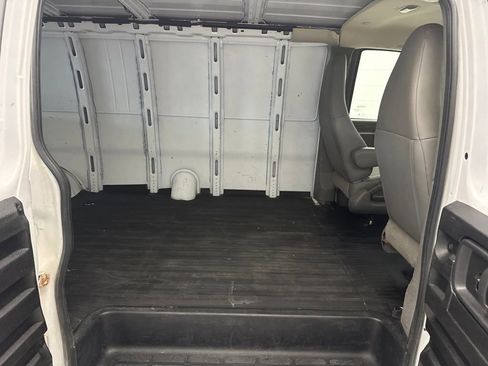 Used 2019 GMC Savana 2500 Extended RWD image 25