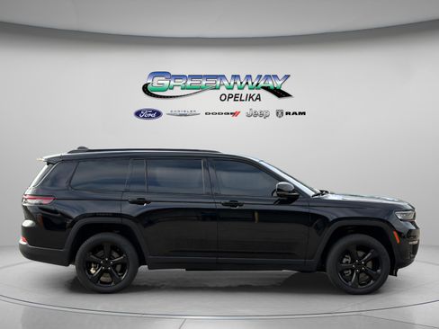 Used 2024 Jeep Grand Cherokee L Limited w/ Luxury Tech Group II image 8