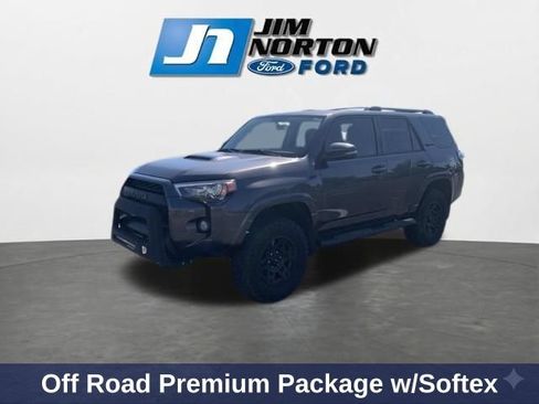 Used 2017 Toyota 4Runner TRD Off-Road Premium AWD/4WD image 4