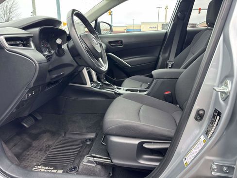Certified 2023 Toyota Corolla Cross LE w/ Moonroof Package image 9