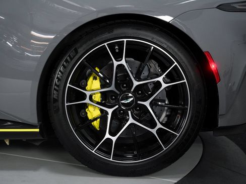 Used 2020 Aston Martin V8 Vantage AMR RWD image 23