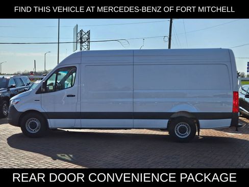 New 2024 Mercedes-Benz eSprinter 170 Cargo image 4