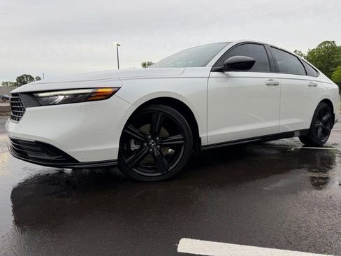 Used 2025 Honda Accord Sport image 6