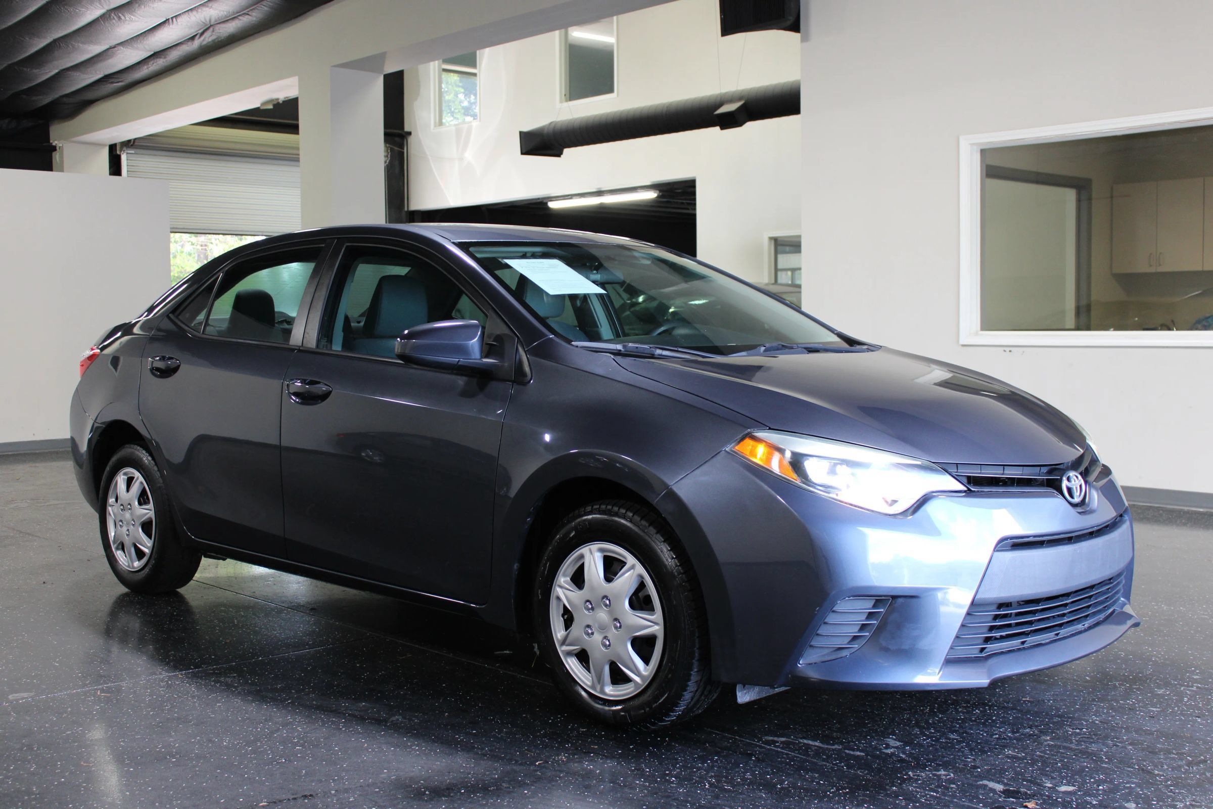 Used 2016 Toyota Corolla L FWD image 1