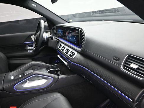 Used 2025 Mercedes-Benz GLS 450 4MATIC image 25