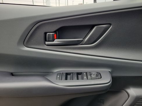 Used 2025 Toyota Prius LE image 17