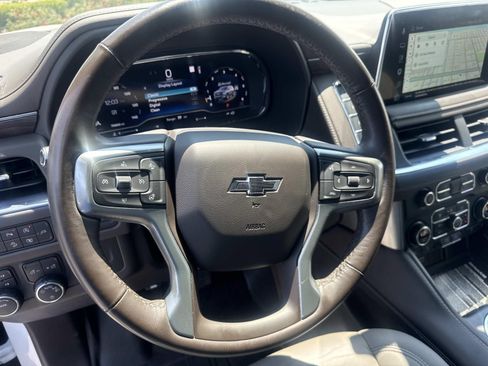 Used 2022 Chevrolet Tahoe Z71 w/ Luxury Package AWD/4WD image 73