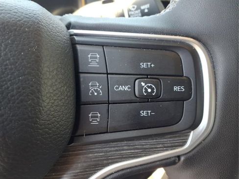 Used 2023 Jeep Wagoneer L Series II AWD/4WD image 20