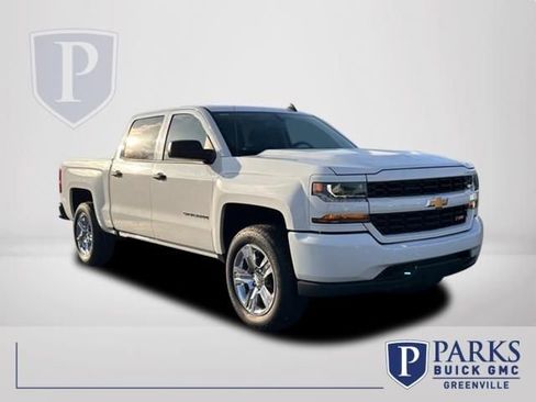 Used 2018 Chevrolet Silverado 1500 Custom w/ Custom Value Package image 1