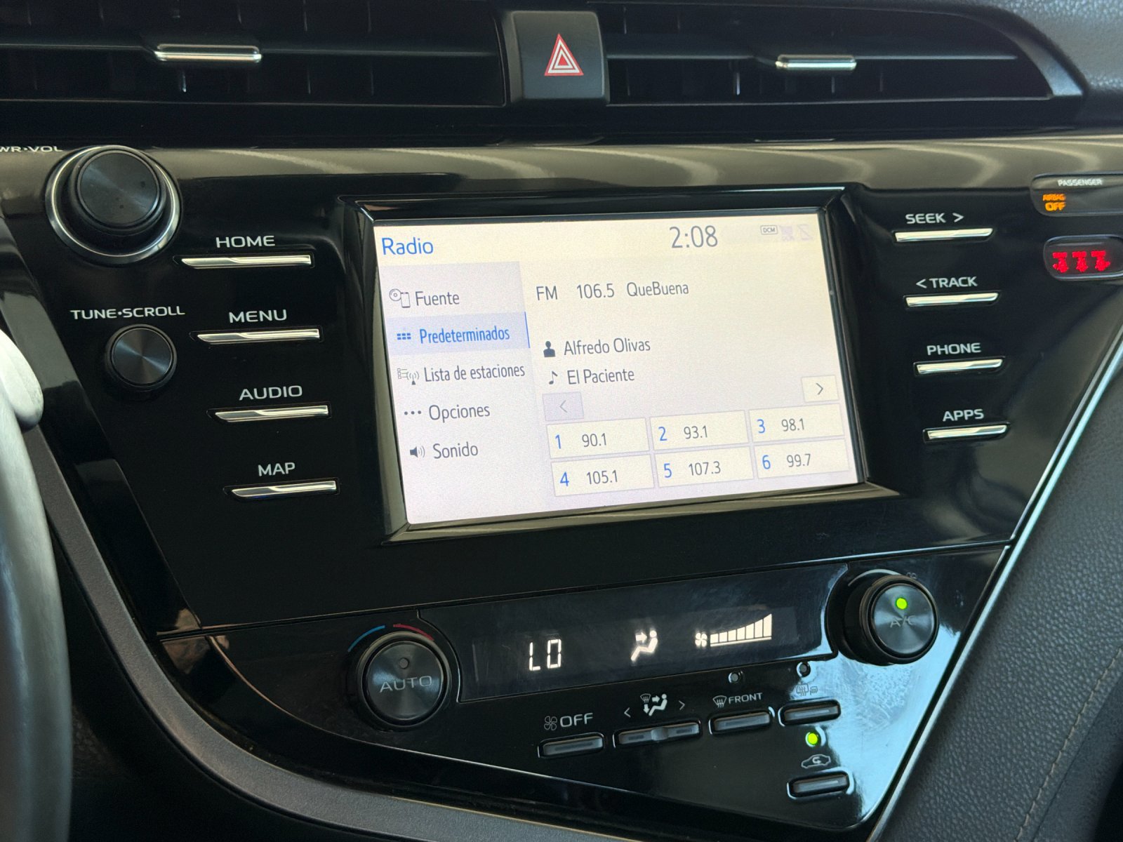 Used 2019 Toyota Camry SE w/ Convenience Package FWD image 15