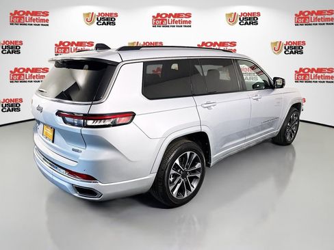 Used 2023 Jeep Grand Cherokee L Overland w/ Advanced Protech Group III AWD/4WD image 18