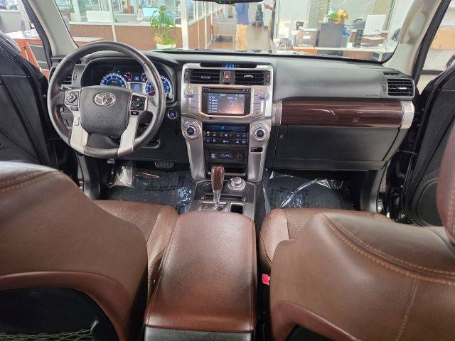 Used 2017 Toyota 4Runner Limited AWD/4WD image 9
