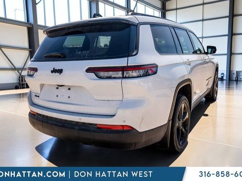 Used 2023 Jeep Grand Cherokee L Laredo AWD/4WD image 33