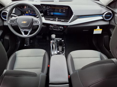 New 2026 Chevrolet Trax LT FWD image 10