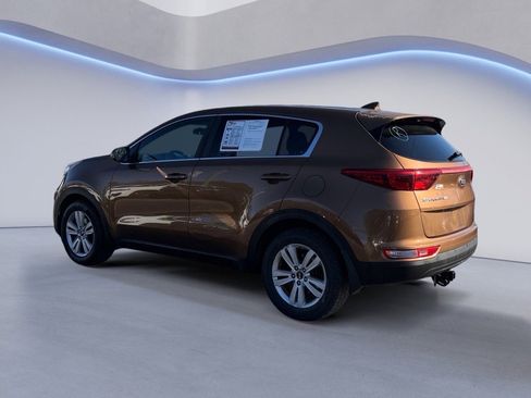 Used 2018 Kia Sportage LX image 3