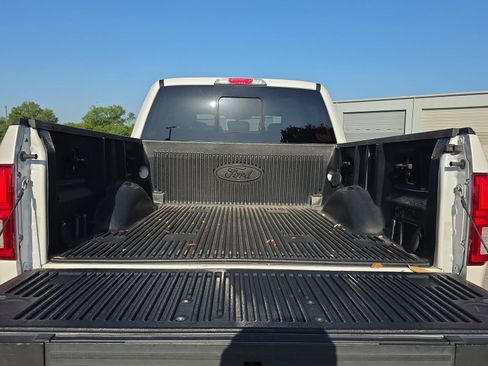 Used 2019 Ford F150 Platinum w/ Equipment Group 701A Luxury AWD/4WD image 31