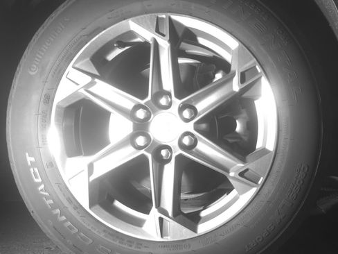 Used 2025 Chevrolet Blazer LT FWD image 13