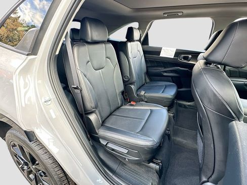 Certified 2023 Kia Sorento SX image 28
