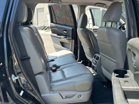 Used 2016 Honda Pilot Touring image 9