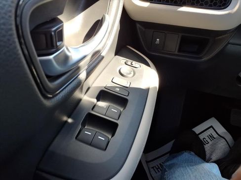 New 2026 Honda HR-V LX image 12